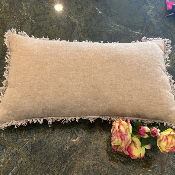 Target Lumbar Pillow🍒🍒 - Picture 4 of 11